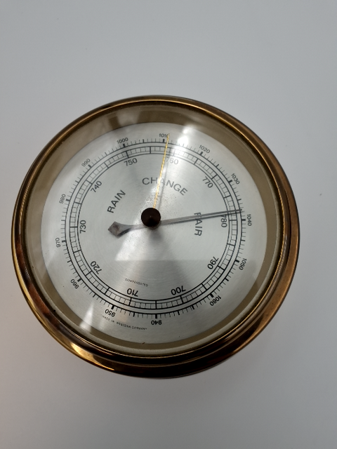 Skibsur & barometer
